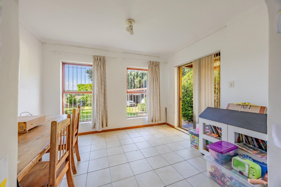 8 Bedroom Property for Sale in Lakeside Western Cape